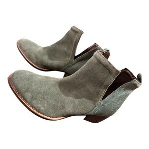 Diba True Green Suede Ankle Boots Size 7.5